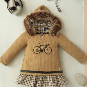 Basmartí vestido camel Tormenta con bicicleta con capucha