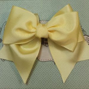 Belén Costales lazo falla doble amarillo claro